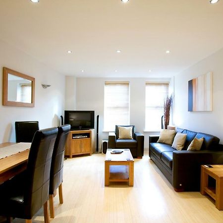 2 Bed 2 Bath At Pelican Hse In Newbury - Free Secure, Allocated Parking 外观 照片
