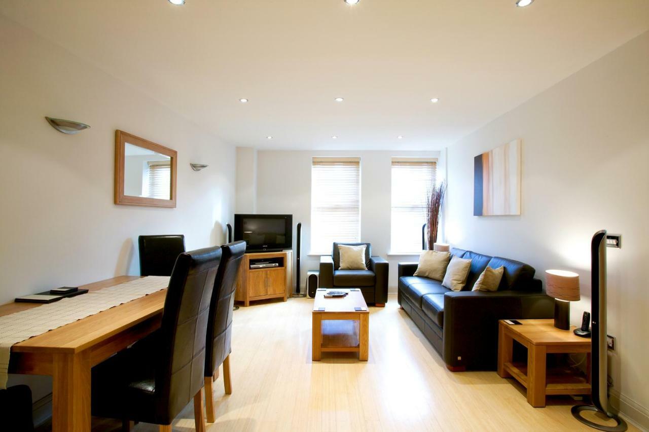 2 Bed 2 Bath At Pelican Hse In Newbury - Free Secure, Allocated Parking 外观 照片