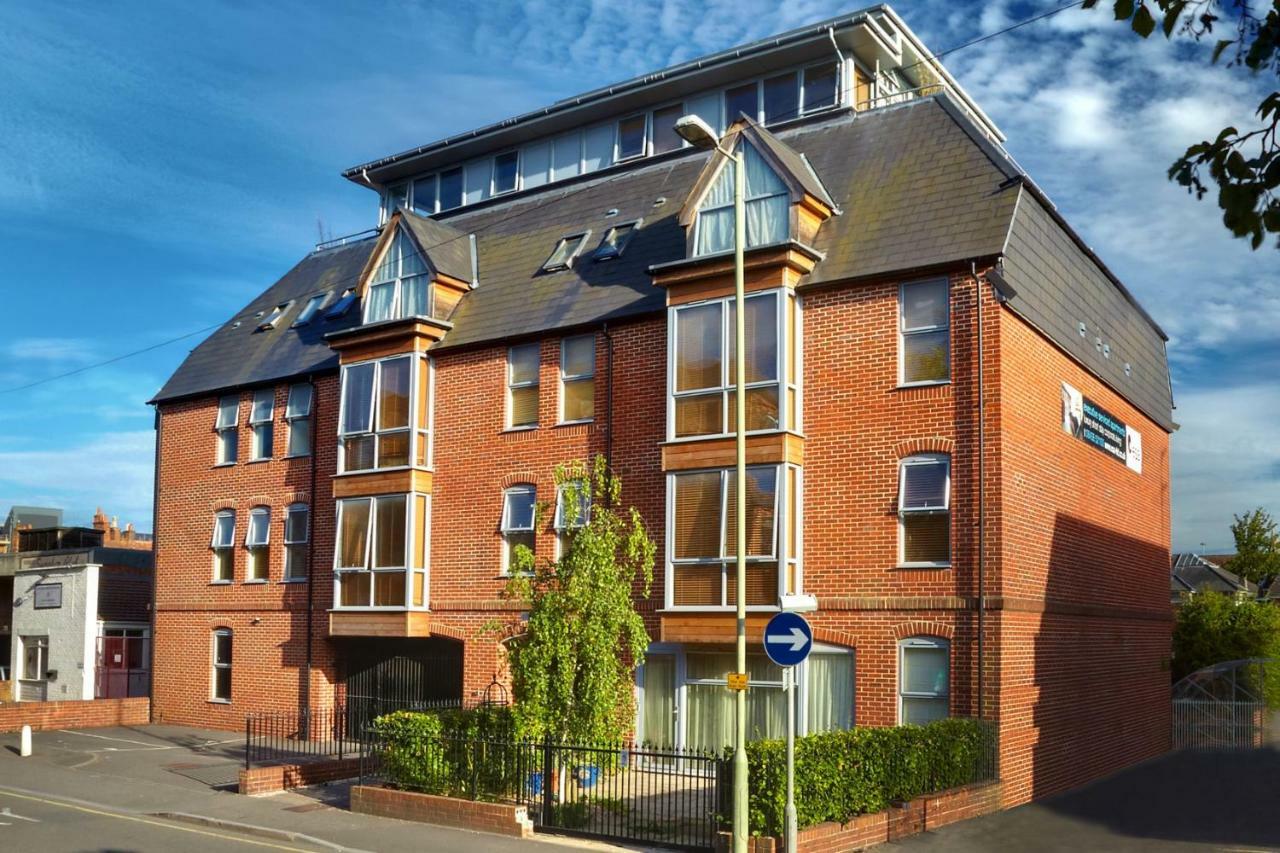 2 Bed 2 Bath At Pelican Hse In Newbury - Free Secure, Allocated Parking 外观 照片